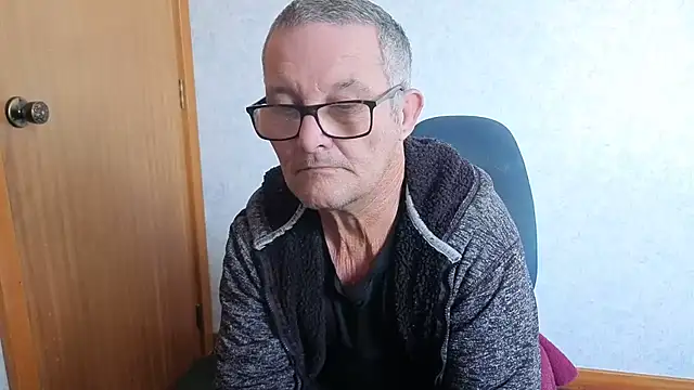 daddy_man Show in webcam