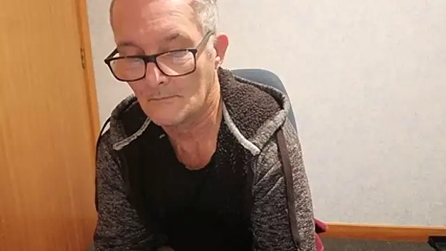 Show modela daddy_man na web-kameri