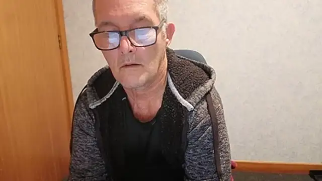 daddy_man Show in webcam