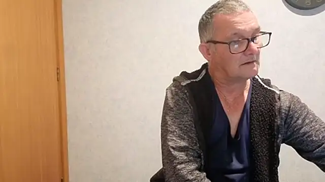 daddy_man Show in webcam