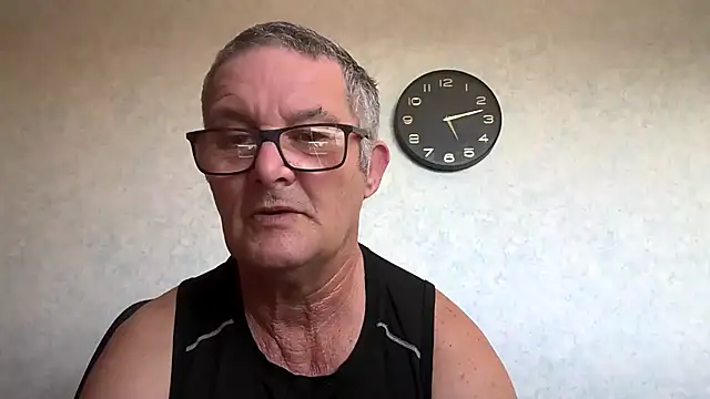 daddy_man Show in webcam