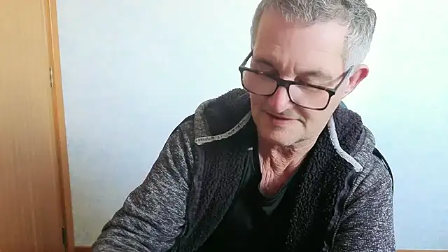 daddy_man: διαδικτυακό σόου στην κάμερα