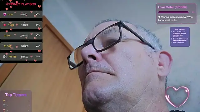 Show modela daddy_man na web-kameri