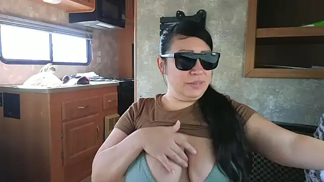 Vickiebee Pertunjukan Webcam