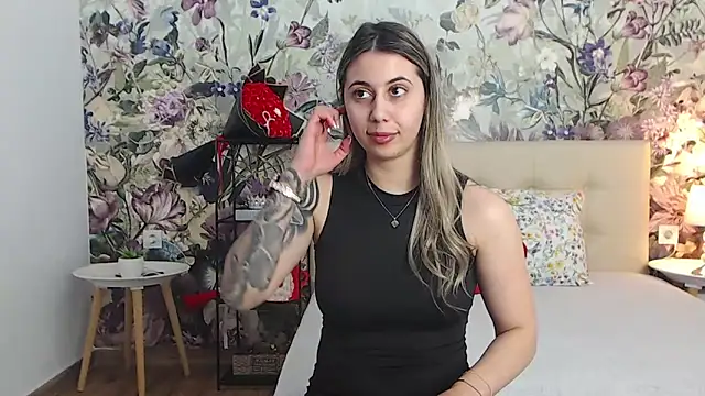 RoseDiamond06 Chat XXX in diretta