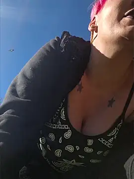 PinkTheHawk's Webcam Show
