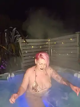 PinkTheHawk Webcam show
