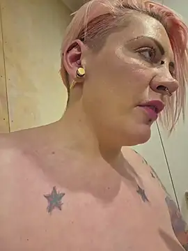 PinkTheHawk's Webcam Show