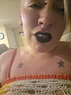 PinkTheHawk's Webcam Show