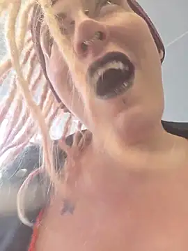 PinkTheHawk's Webcam Show