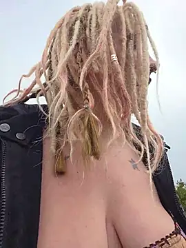 PinkTheHawk 웹캠 쇼