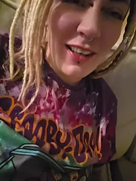 PinkTheHawk's Live XXX Chat