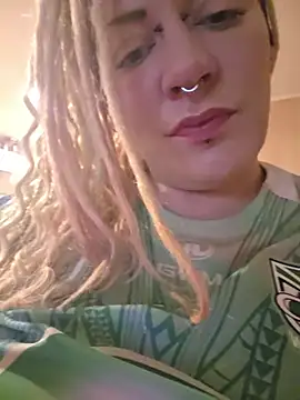 PinkTheHawk's Webcam Show