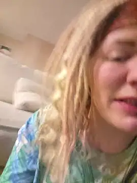 PinkTheHawk's Webcam Show