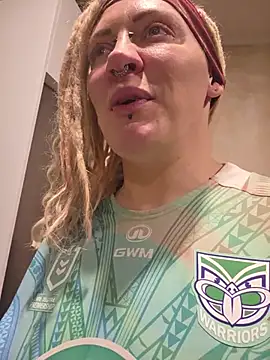 عرض كام PinkTheHawk
