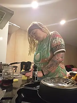 PinkTheHawk – webcam-show