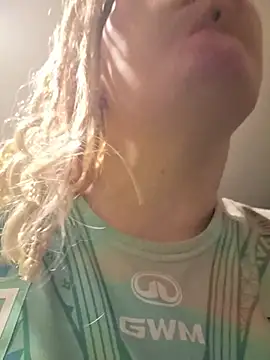 PinkTheHawk's Webcam Show