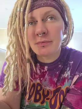 عرض كام PinkTheHawk