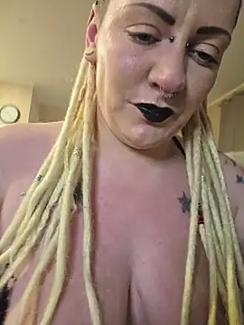 PinkTheHawk's Live XXX Chat