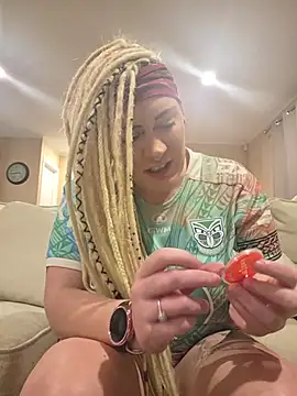 PinkTheHawk live XXX chat