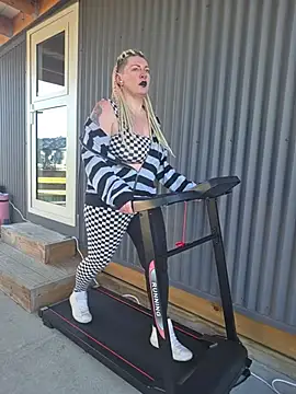 PinkTheHawk's Live XXX Chat