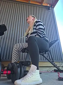 PinkTheHawk's Webcam Show
