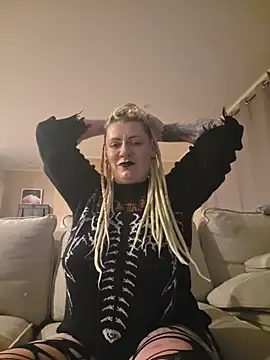 PinkTheHawk's Webcam Show
