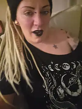 PinkTheHawk's Webcam Show