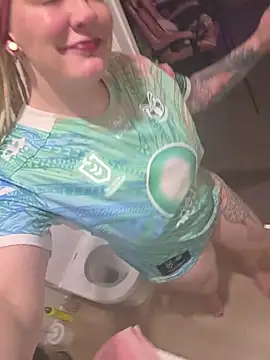 PinkTheHawk Chat XXX live