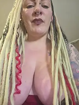 PinkTheHawk's Webcam Show
