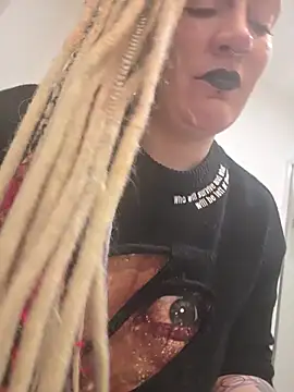 PinkTheHawk's Webcam Show