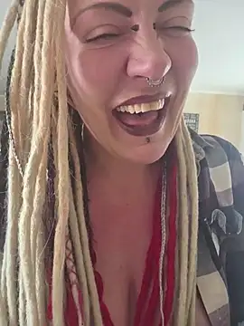 Chat XXX en directo de PinkTheHawk