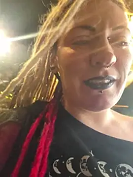PinkTheHawk Webcam-Show