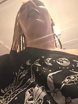 PinkTheHawkn Webbikameraesitys