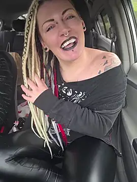 Show modela PinkTheHawk na web-kameri