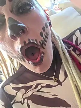PinkTheHawk's Live XXX Chat