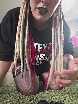 Czat XXX na żywo – PinkTheHawk