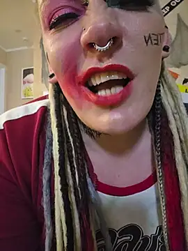 PinkTheHawk's Webcam Show