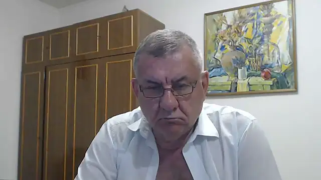 machomale3 Show in webcam