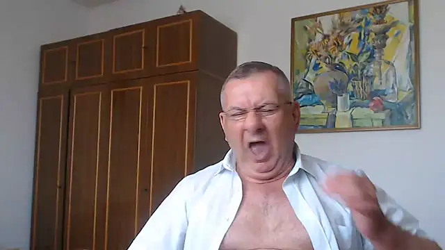 Show modela machomale3 na web-kameri