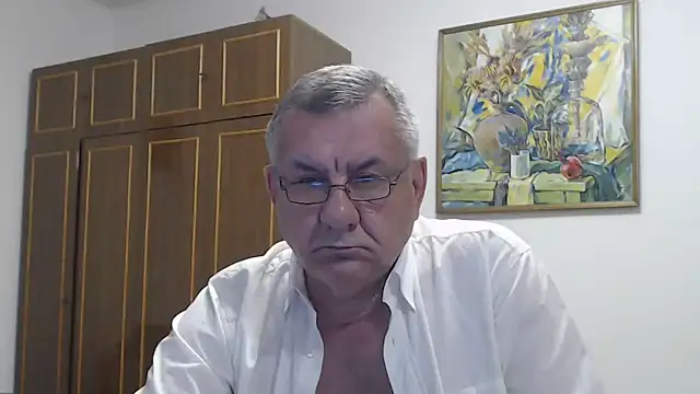 machomale3 Show in webcam