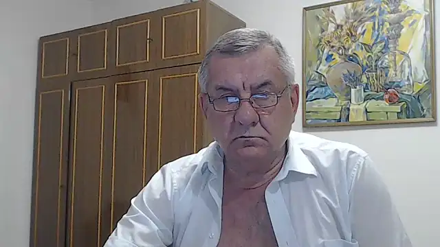 machomale3 Show in webcam