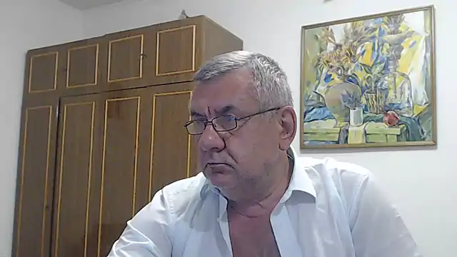 machomale3 Show in webcam