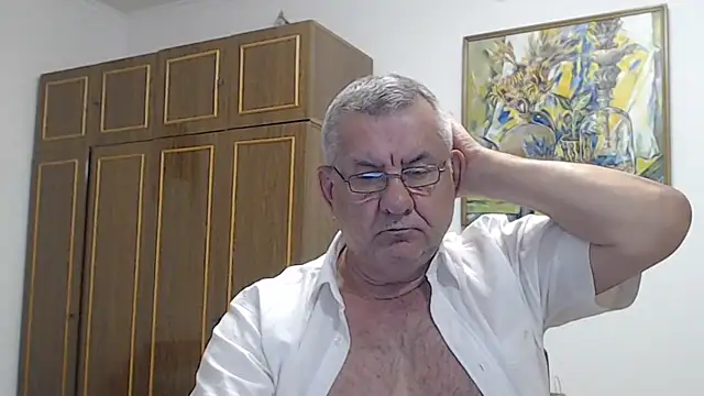 machomale3 Show in webcam