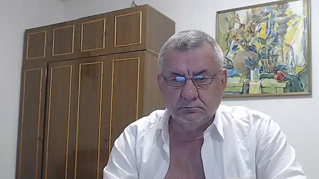 machomale3 Show in webcam