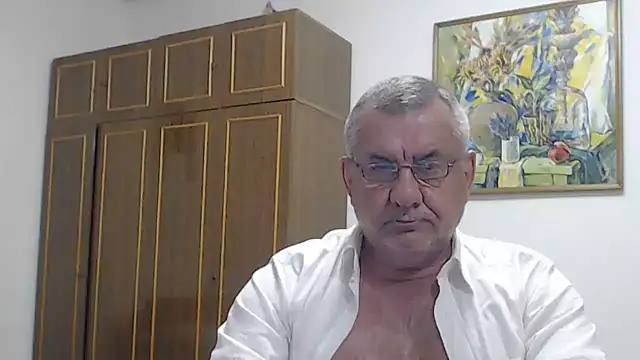 machomale3 Show in webcam