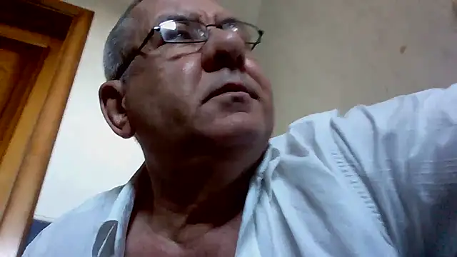 Show modela machomale3 na web-kameri