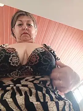 emma_tour's Webcam Show