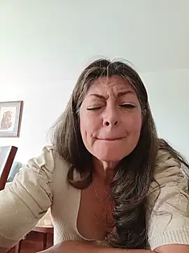 emma_tour – live chatrum