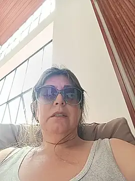 Chat +18 de emma_tour ao vivo
